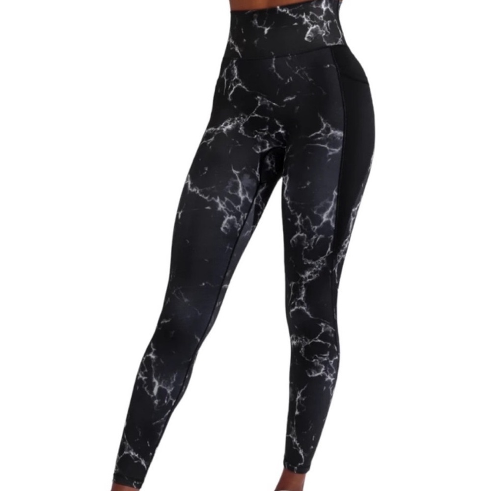 SOLD NWT BuffBunny black marble pocket leggings